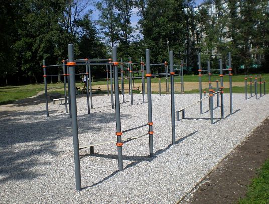 Спортивная площадка в парке - Москва